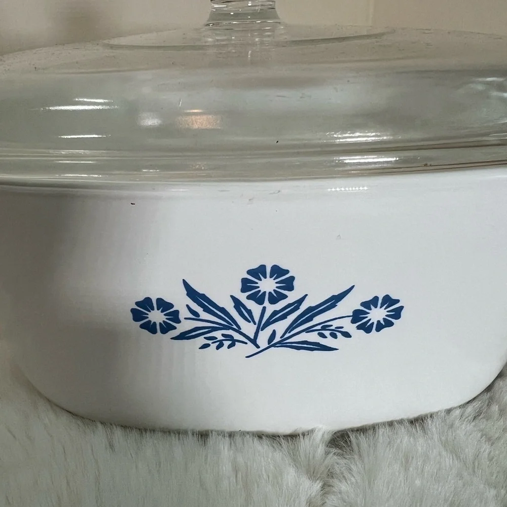 Vintage CorningWare Blue Cornflower P-2 1/2-B 2.5 Qt Casserole w Lid
